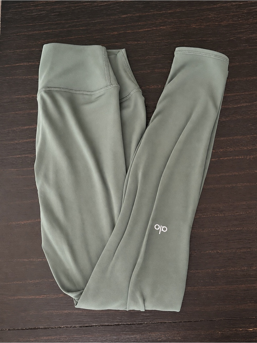 Alo Airbrush Winter Warm High-Waist Nocturne
Legging - Clover Green